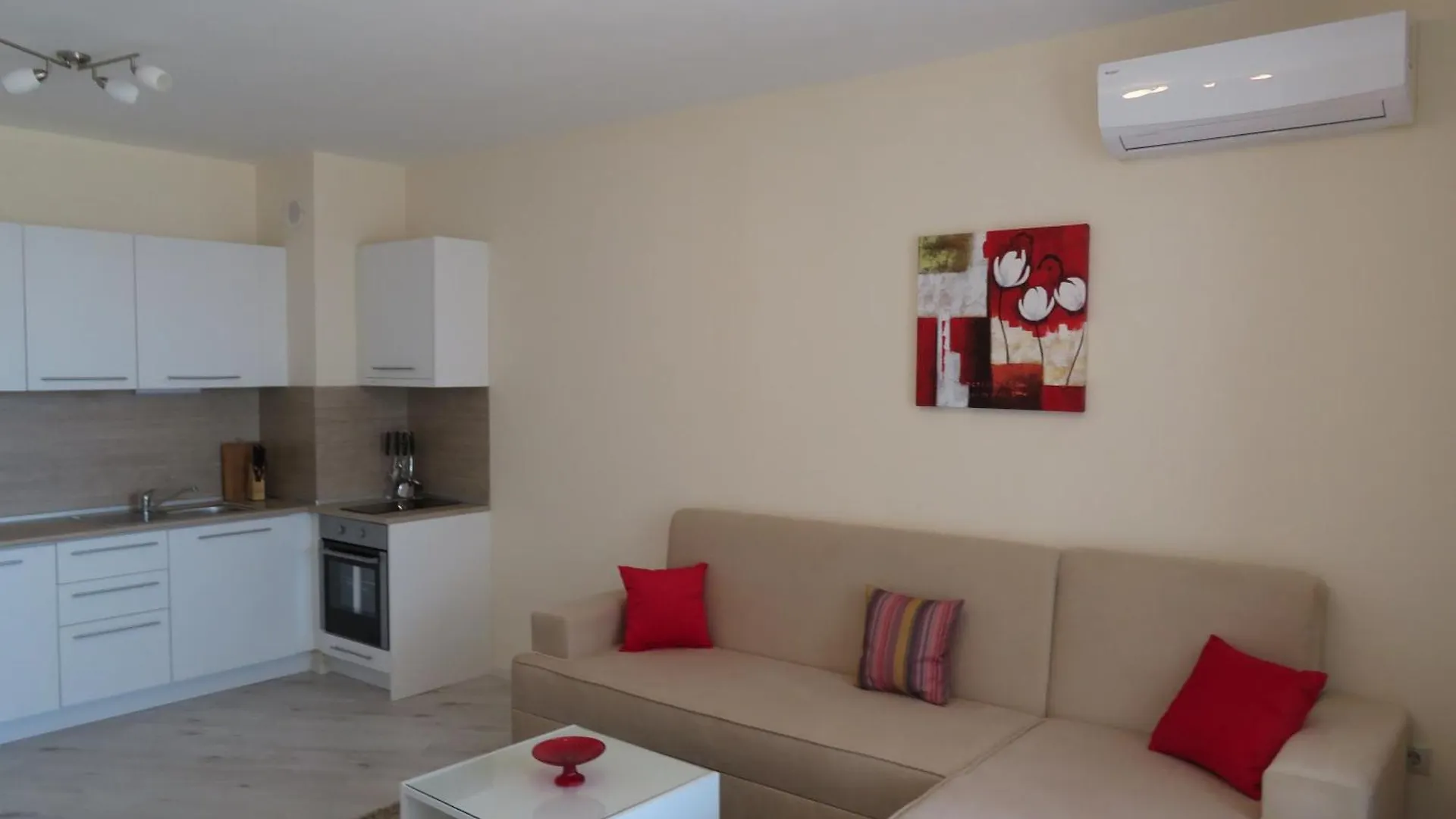 Апартаменти Варна Саут На Плажа - Varna South Apartments On The Beach 0*,  Bulgaria